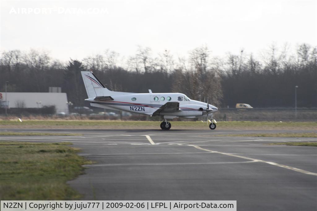 N2ZN, 1973 Beech B90 King Air C/N LJ-347, on display at Logne