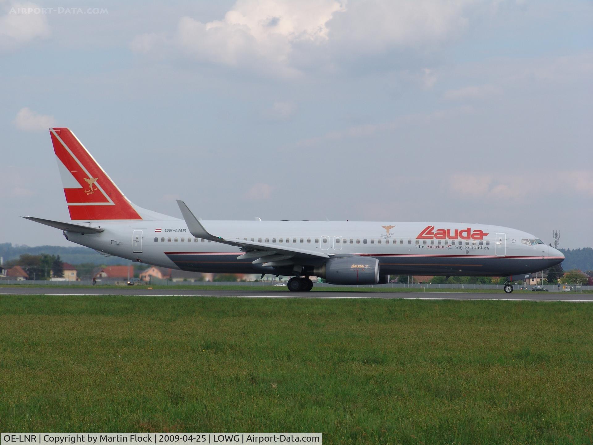 OE-LNR, 2005 Boeing 737-8Z9 C/N 33833, .