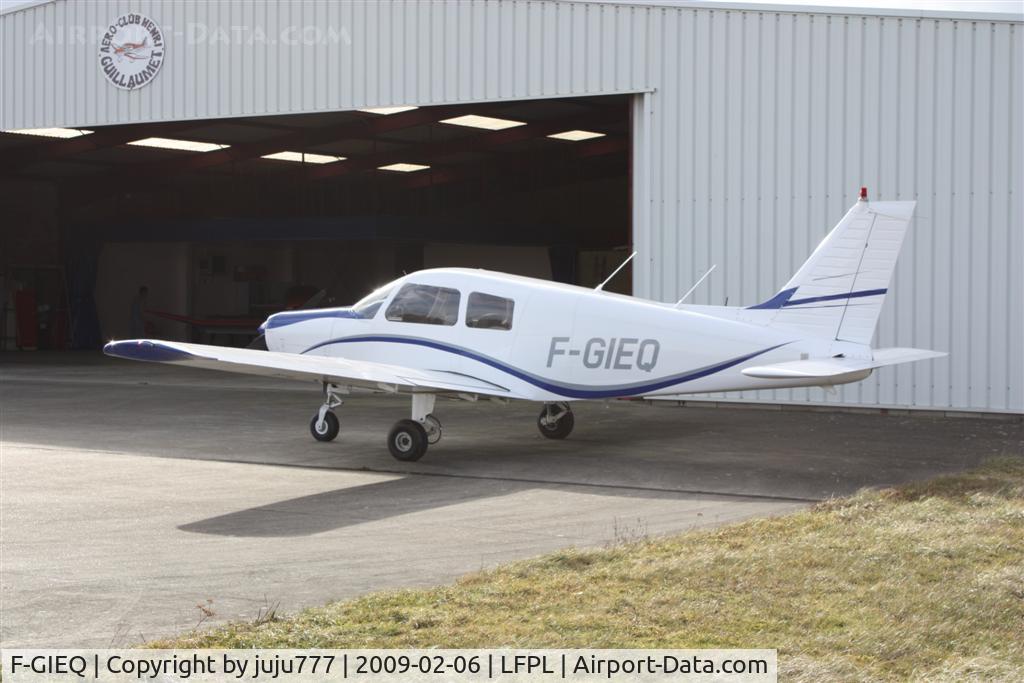 F-GIEQ, Piper PA-28-161 Warrior II C/N 28-41271, on display at Logne whis new peint