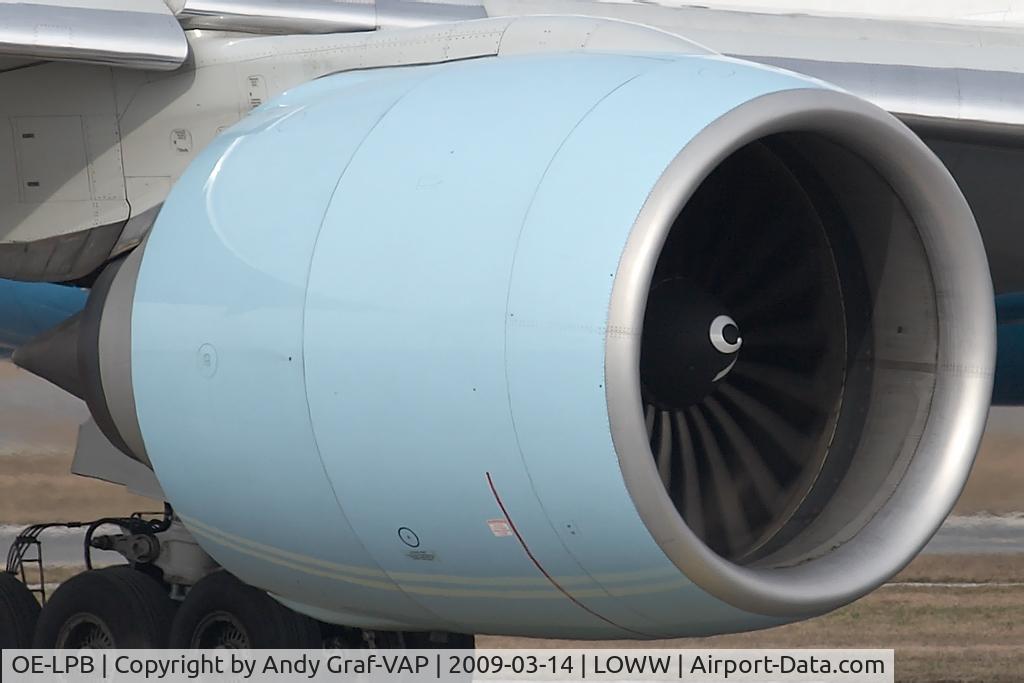OE-LPB, 1998 Boeing 777-2Z9/ER C/N 28699, Austrian Airlines 777-200