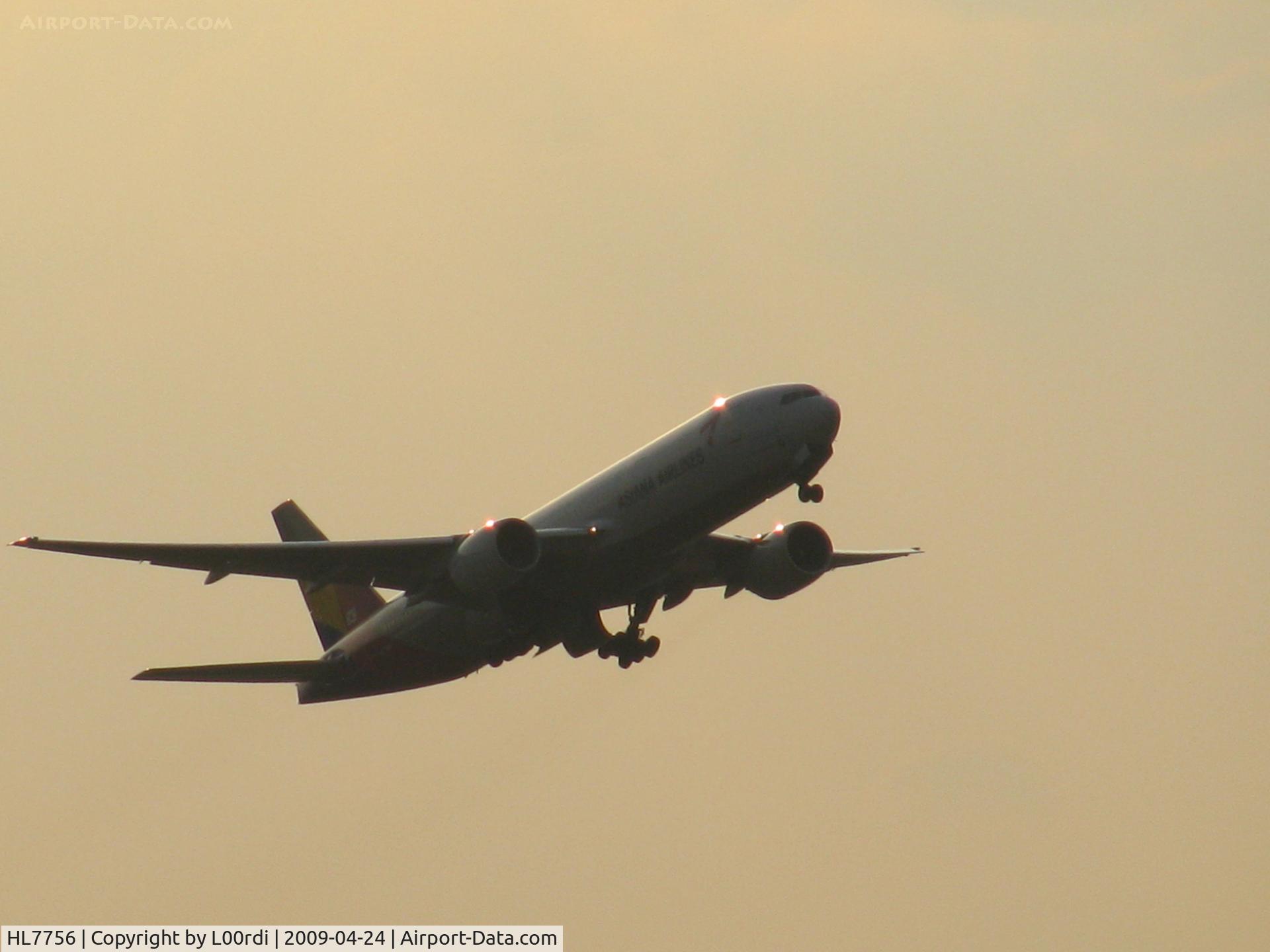 HL7756, Boeing 777-28E/ER C/N 30860/659, HL7756