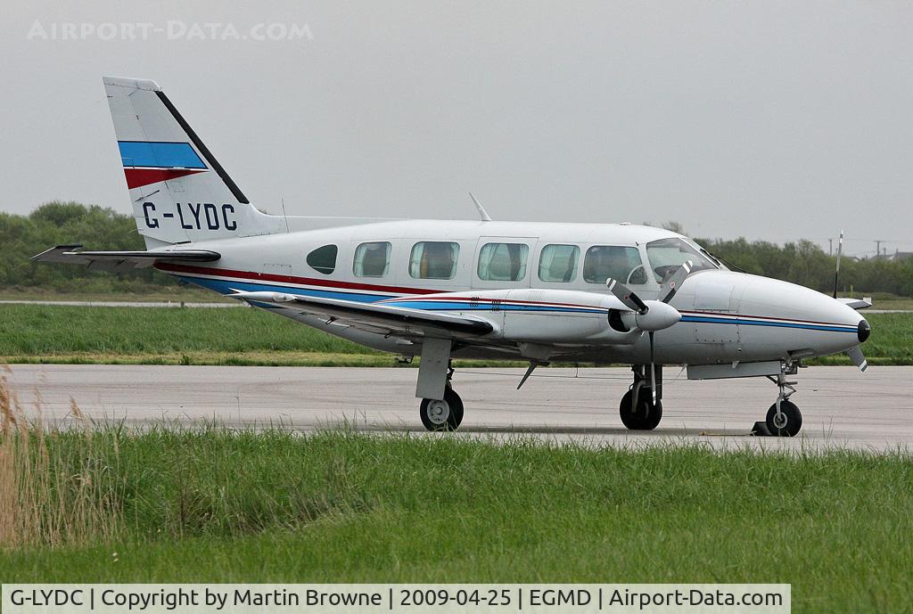 G-LYDC, 1976 Piper PA-31-350 Chieftain C/N 31-7652110, Parked at Lydd.