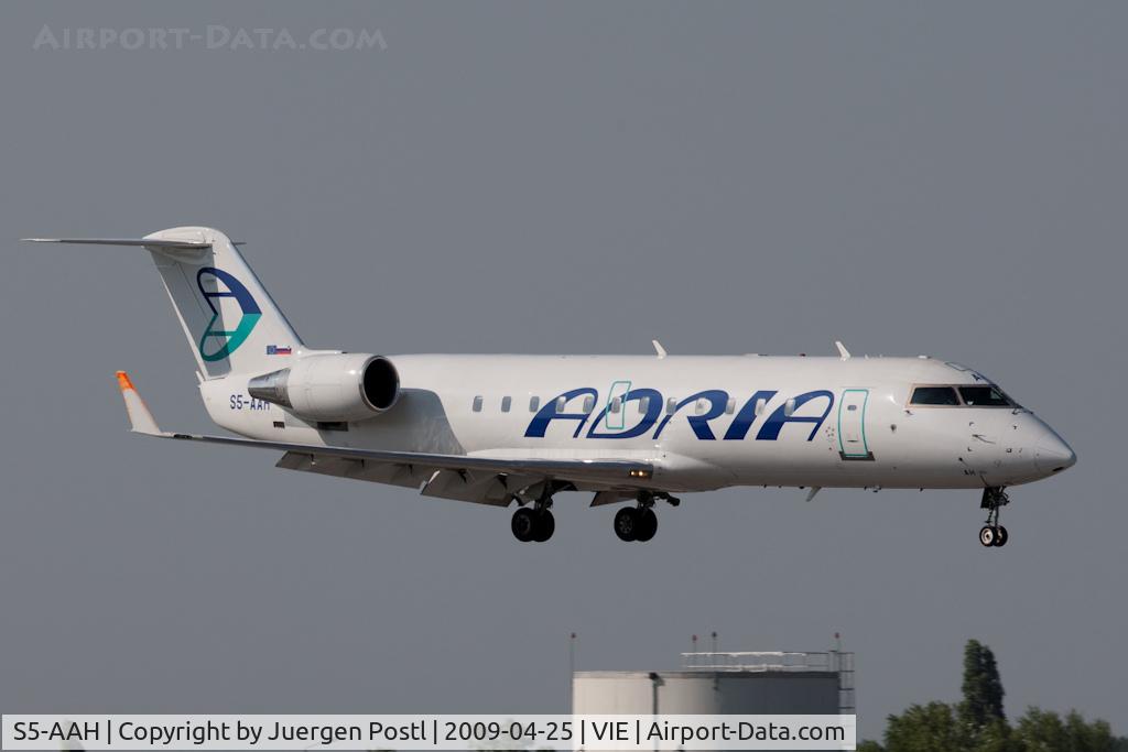 S5-AAH, 1994 Canadair CRJ-100LR (CL-600-2B19) C/N 7032, CRJ100