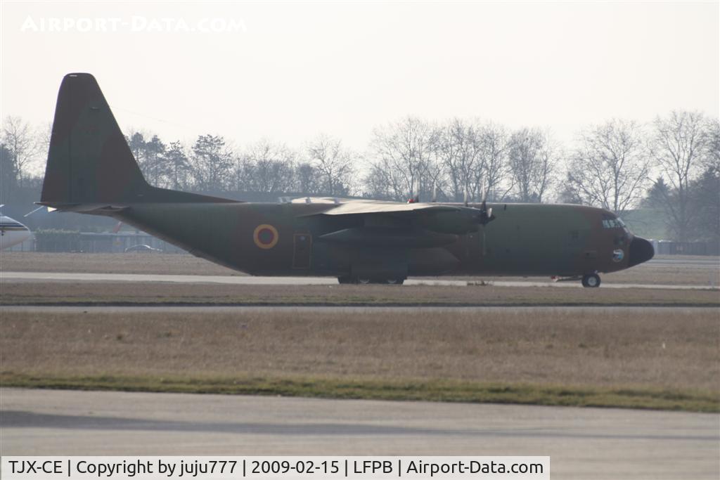 TJX-CE, 1982 Lockheed C-130H-30 Hercules C/N 382-4933, on transit at Le Bourget