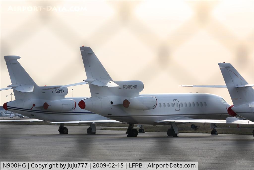 N900HG, 1995 Dassault Falcon 900EX C/N 001, on transit at Le Bourget