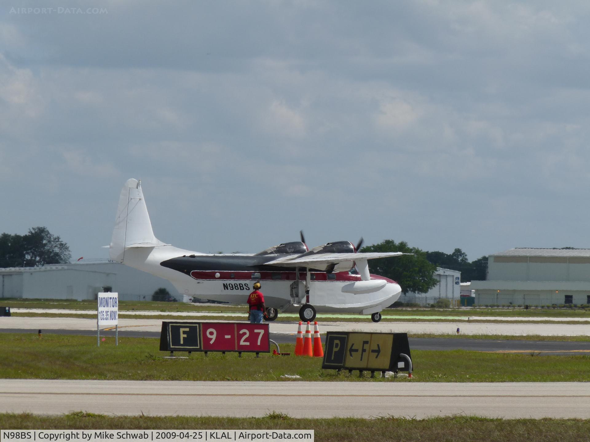 N98BS, 1947 Grumman G-73 Mallard C/N J-18, Take off roll - Sun-N-Fun