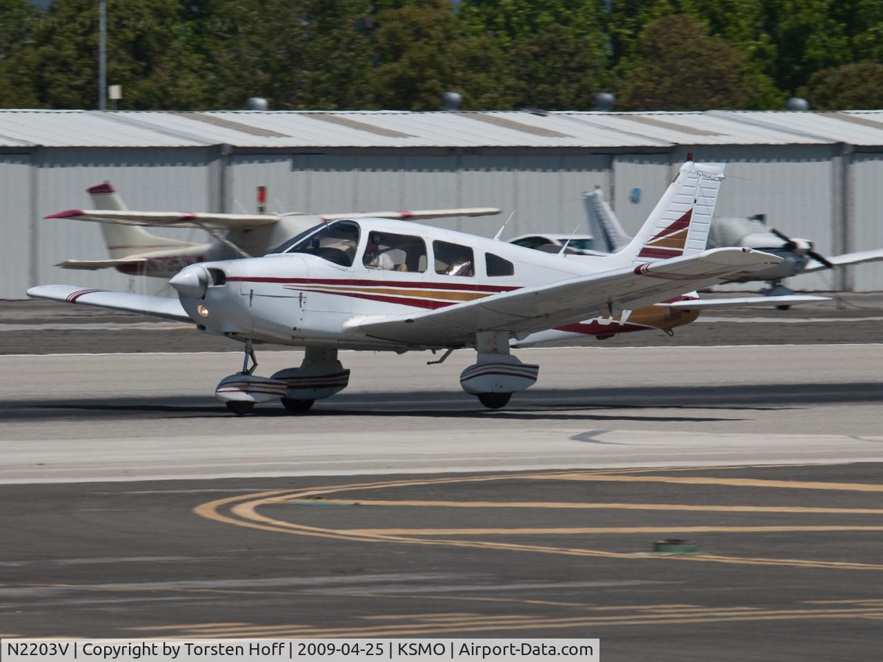 N2203V, 1979 Piper PA-28-161 C/N 28-7916326, N2203V departing from RWY 21
