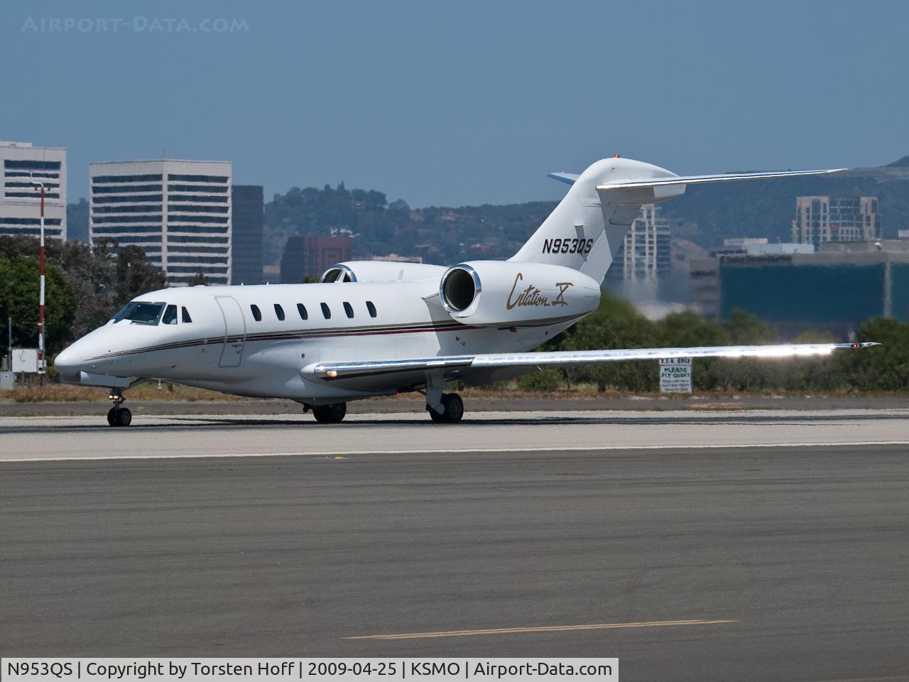 N953QS, 2001 Cessna 750 Citation X Citation X C/N 750-0153, N953QS departing from RWY 21