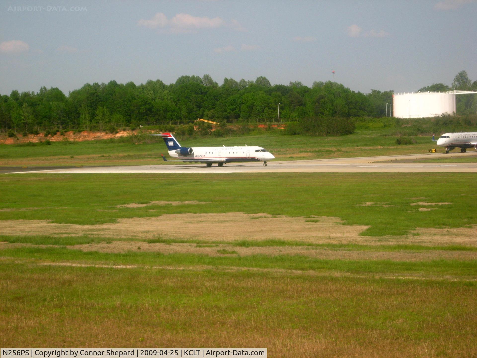 N256PS, 2004 Canadair CL-600-2B19 Regional Jet CRJ-200ER C/N 7937, 