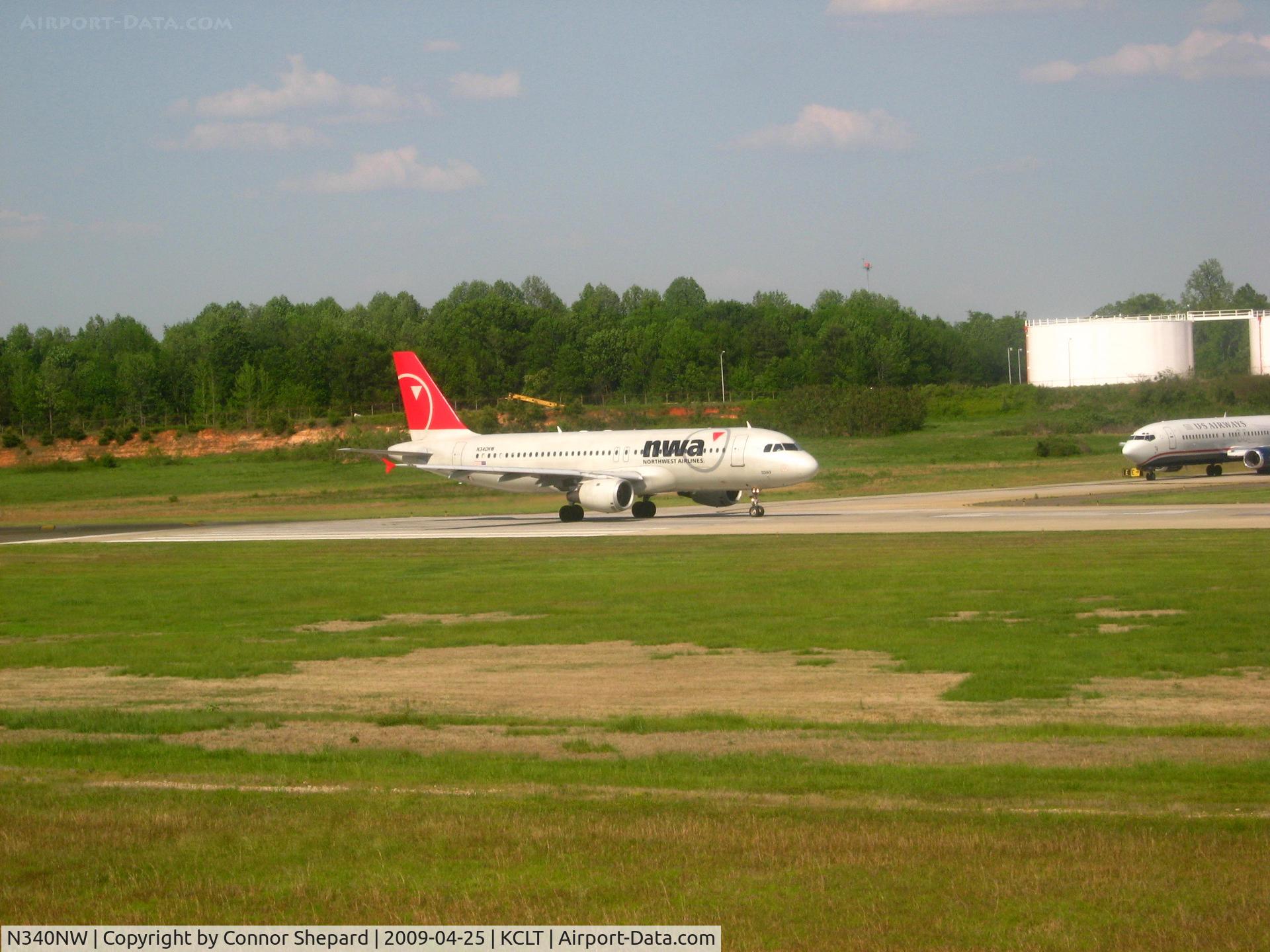N340NW, 1992 Airbus A320-212 C/N 372, 