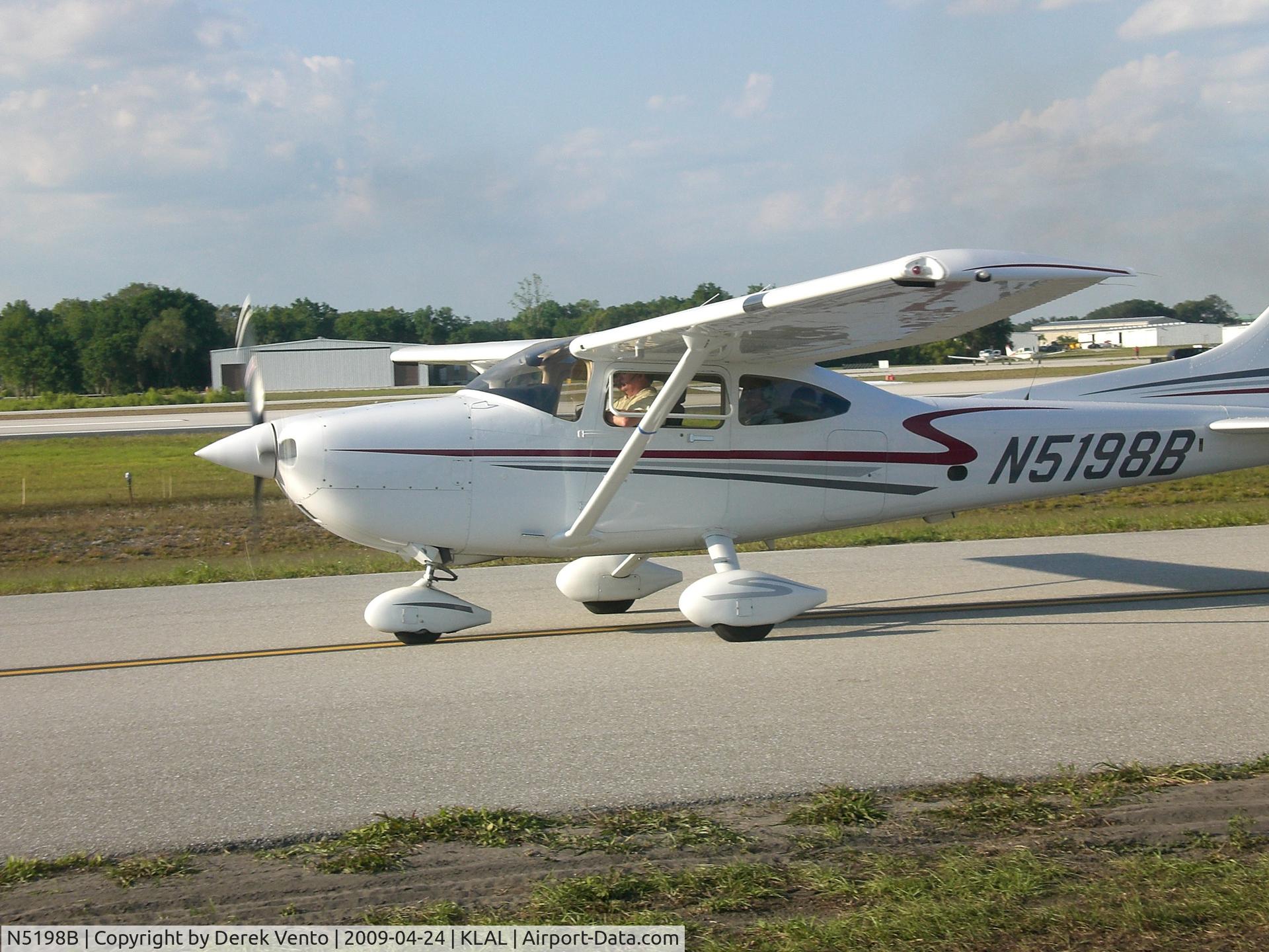 N5198B, 2002 Cessna 182T Skylane C/N 18281127, Sun 'N Fun 2009