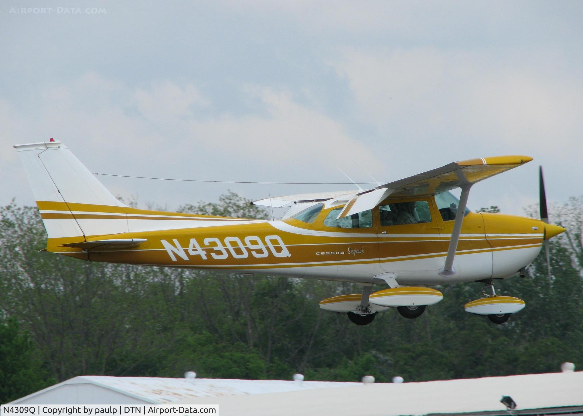N4309Q, 1971 Cessna 172L C/N 17260209, Landing on runway 14 at Downtown Shreveport.