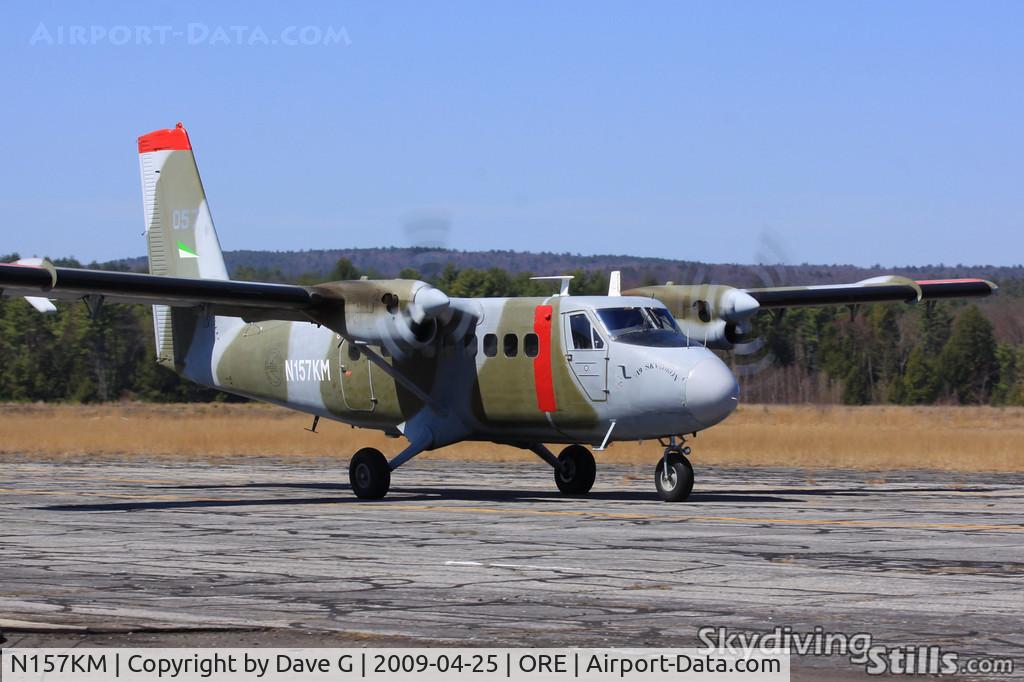 N157KM, 1967 De Havilland Canada DHC-6-100 Twin Otter C/N 057, Taxiing in to pick up more skydivers.