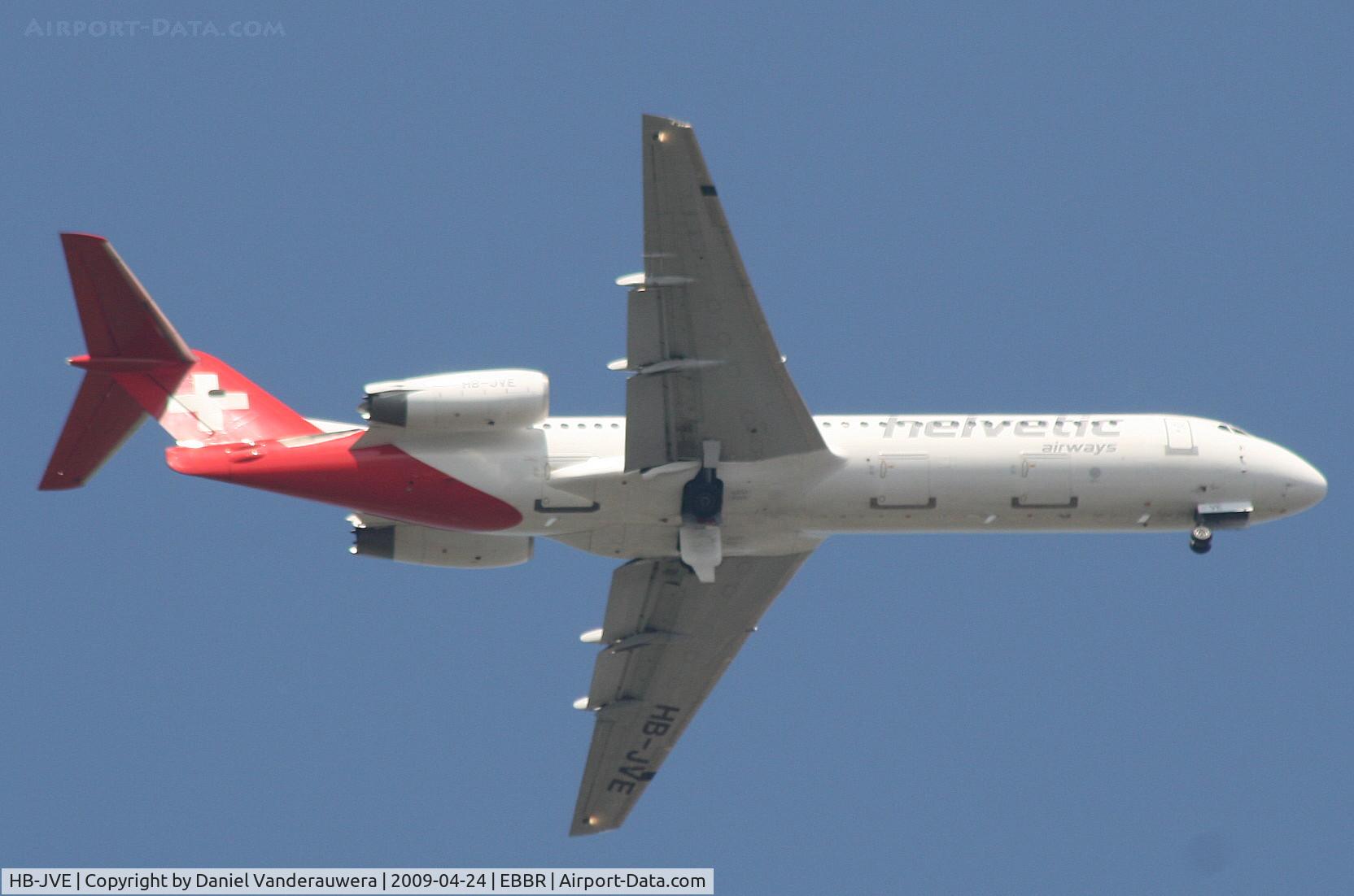 HB-JVE, 1993 Fokker 100 (F-28-0100) C/N 11459, flight LX780 is on approach to rwy 07L