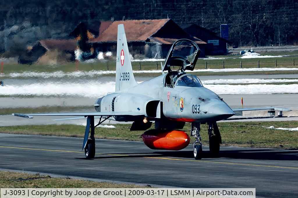 J-3093, Northrop F-5E Tiger II C/N L.1093, Meiringen taxiway