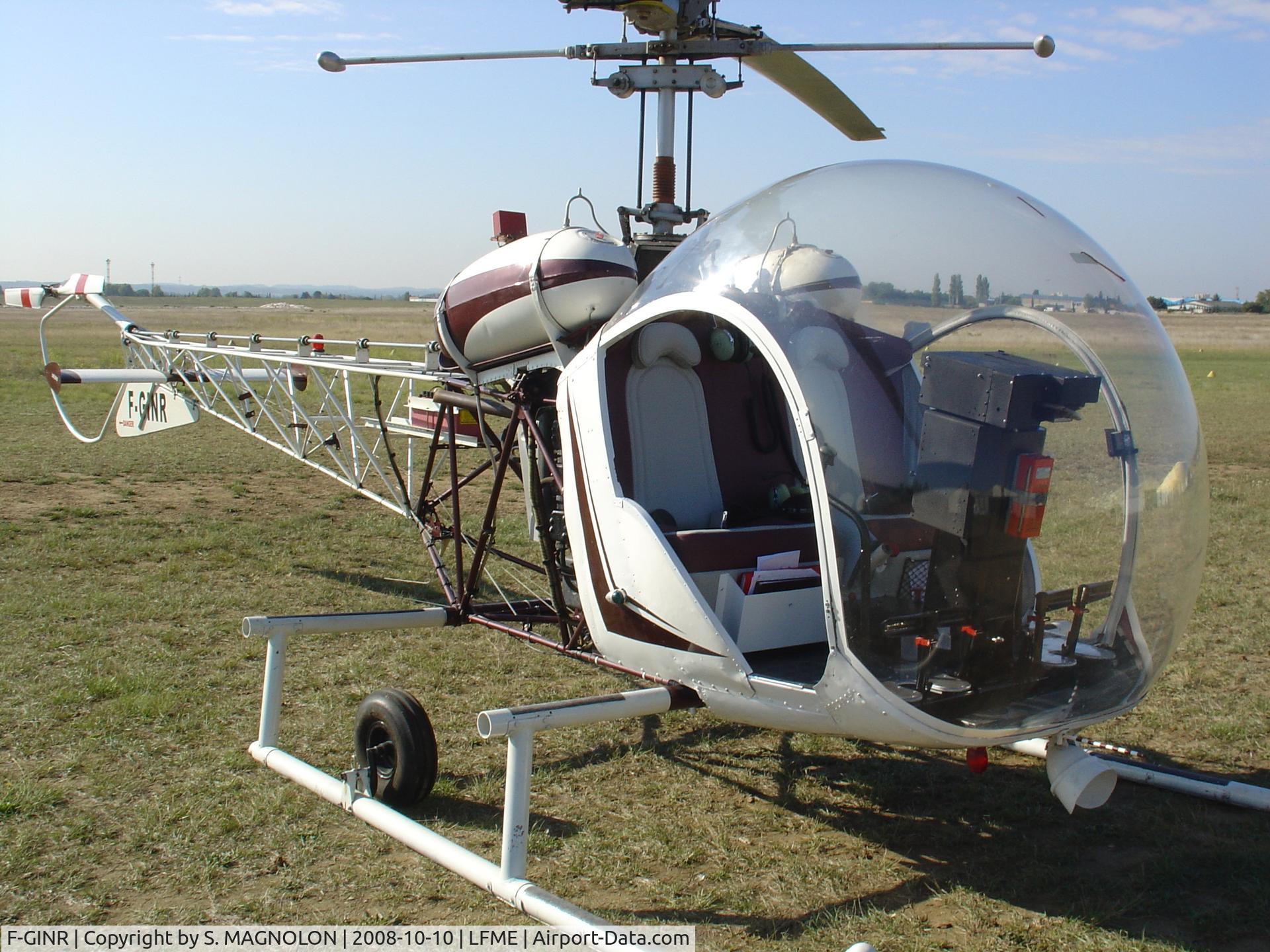 F-GINR, Bell 47G C/N B-032, 62 old years, and allways ready for flight instruction !