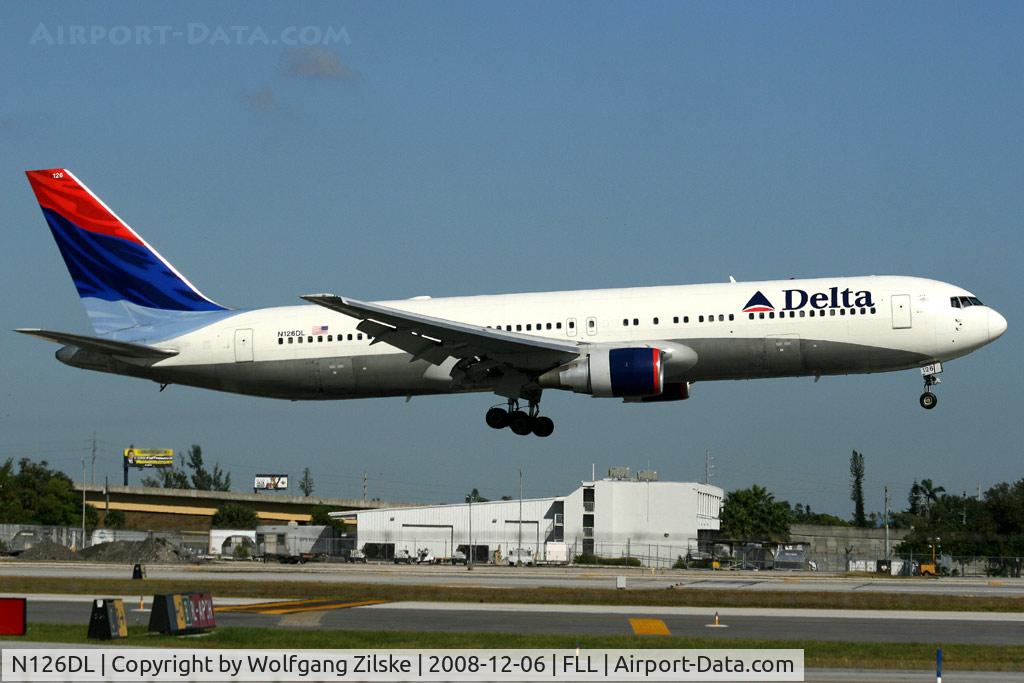 N126DL, 1988 Boeing 767-332 C/N 24076, visitor