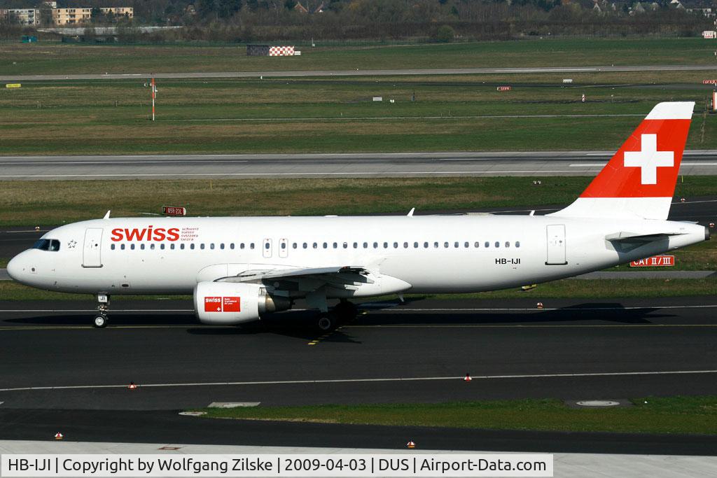 HB-IJI, 1996 Airbus A320-214 C/N 0577, visitor