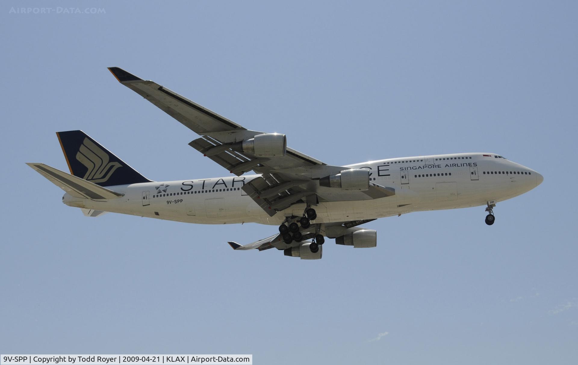 9V-SPP, 2001 Boeing 747-412 C/N 28029, Landing 24R at LAX