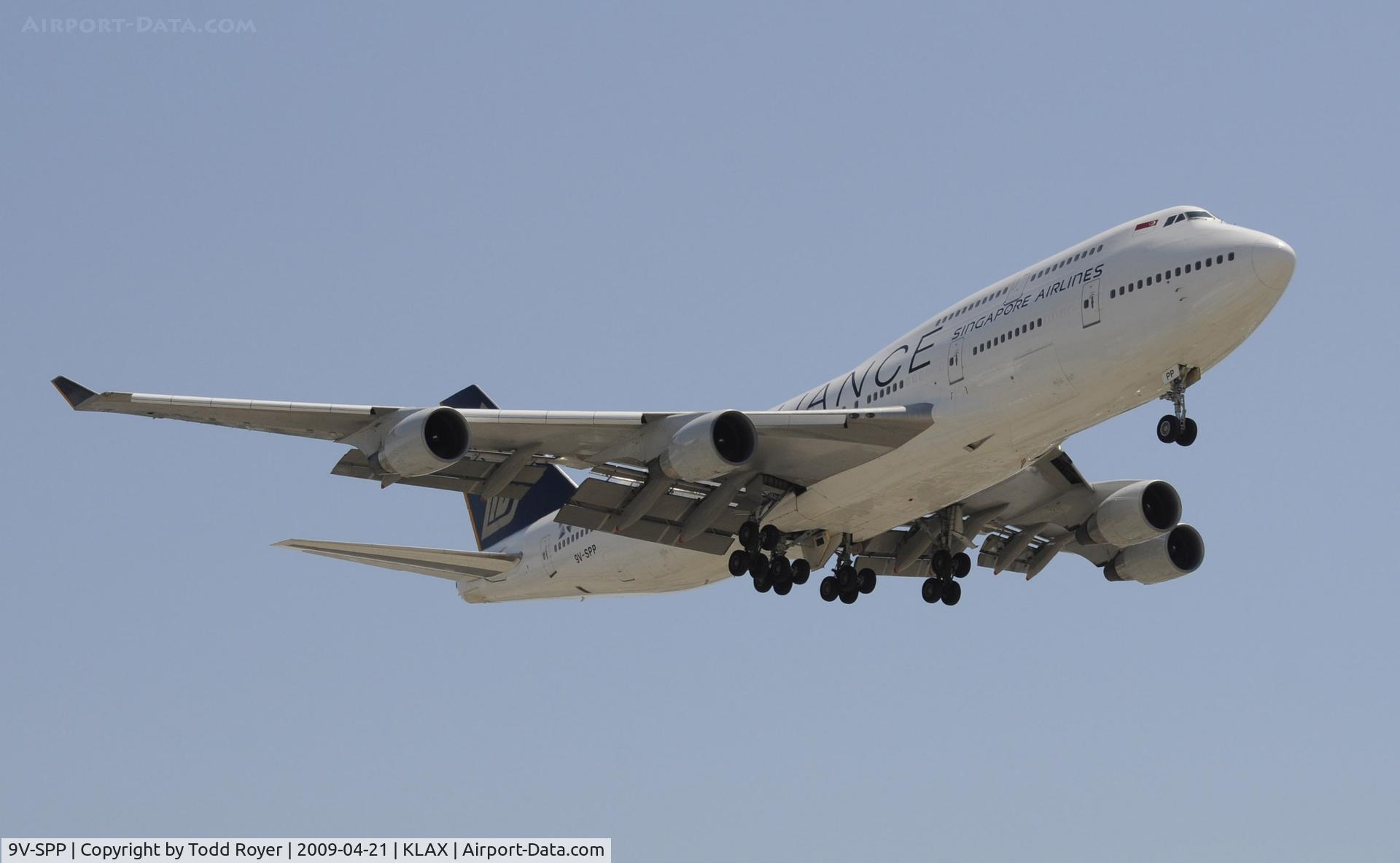 9V-SPP, 2001 Boeing 747-412 C/N 28029, Landing 24R at LAX