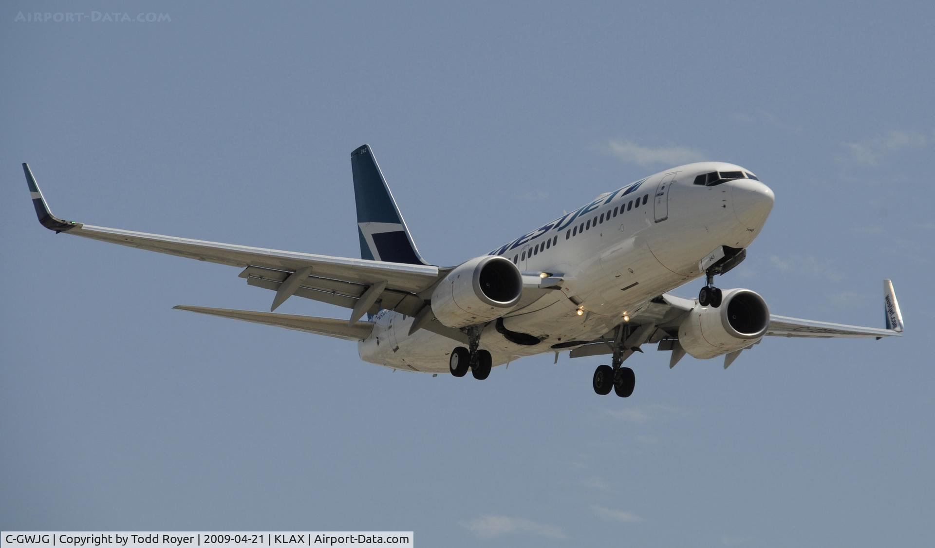 C-GWJG, 2007 Boeing 737-7CT C/N 35504, Landing 24R at LAX