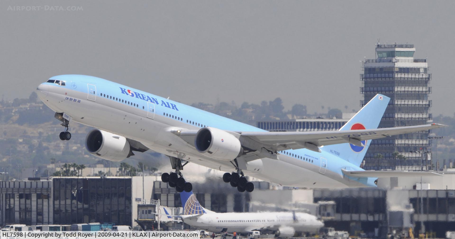 HL7598, 1988 Boeing 777-2B5/ER C/N 27949, Departing LAX on 25R