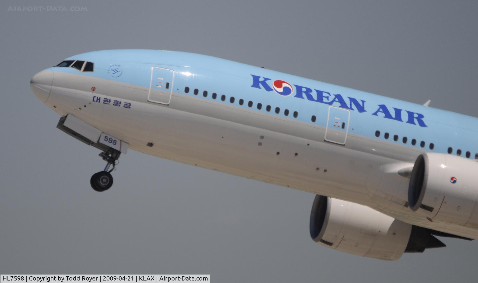 HL7598, 1988 Boeing 777-2B5/ER C/N 27949, Departing LAX on 25R