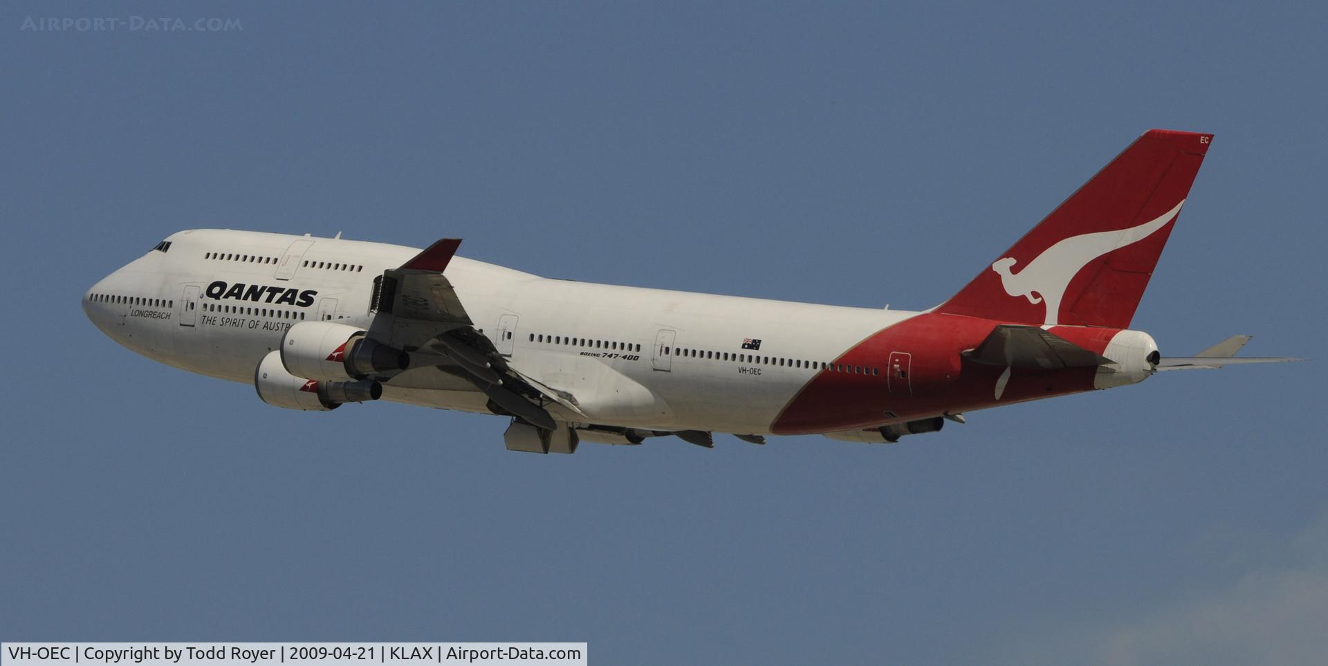 VH-OEC, 1990 Boeing 747-4H6 C/N 24836, Departing LAX on 25R