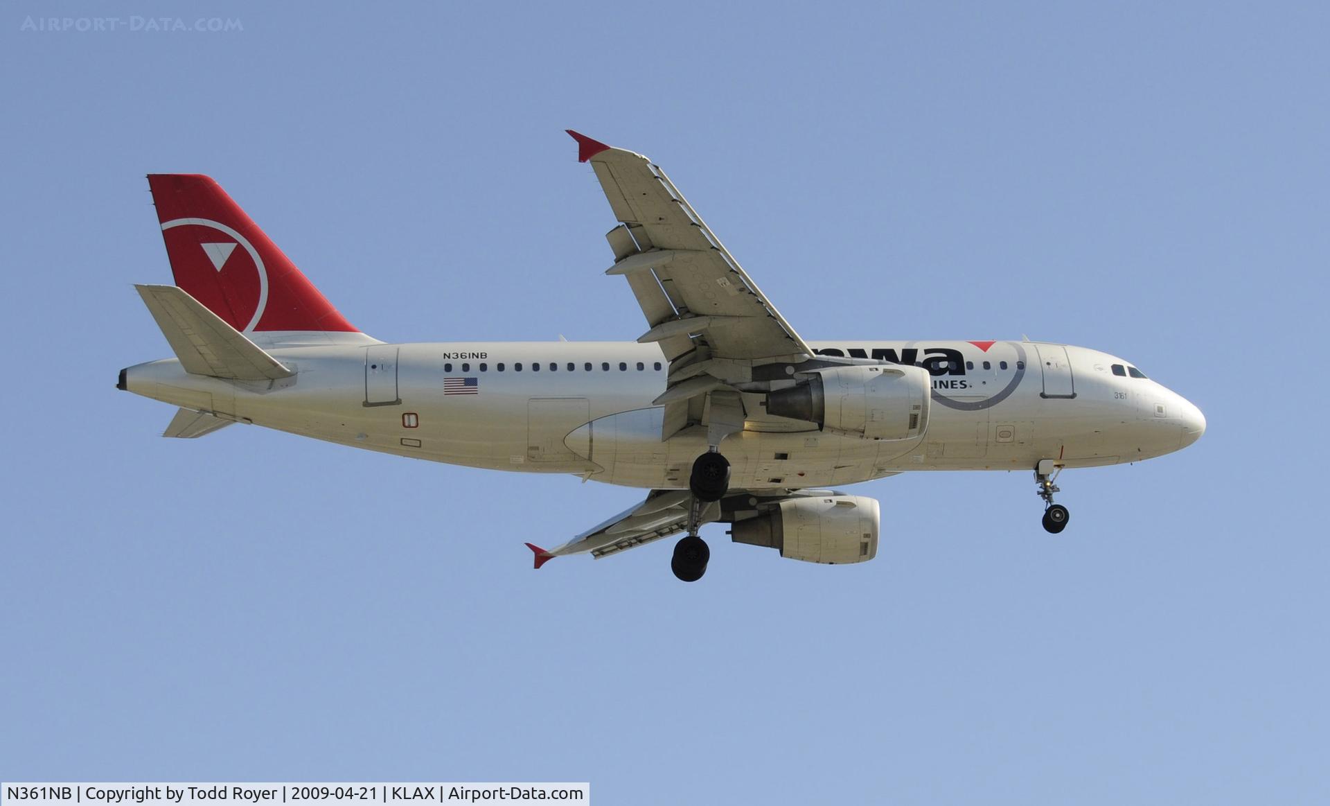 N361NB, 2003 Airbus A319-114 C/N 1976, Landing 24R at LAX