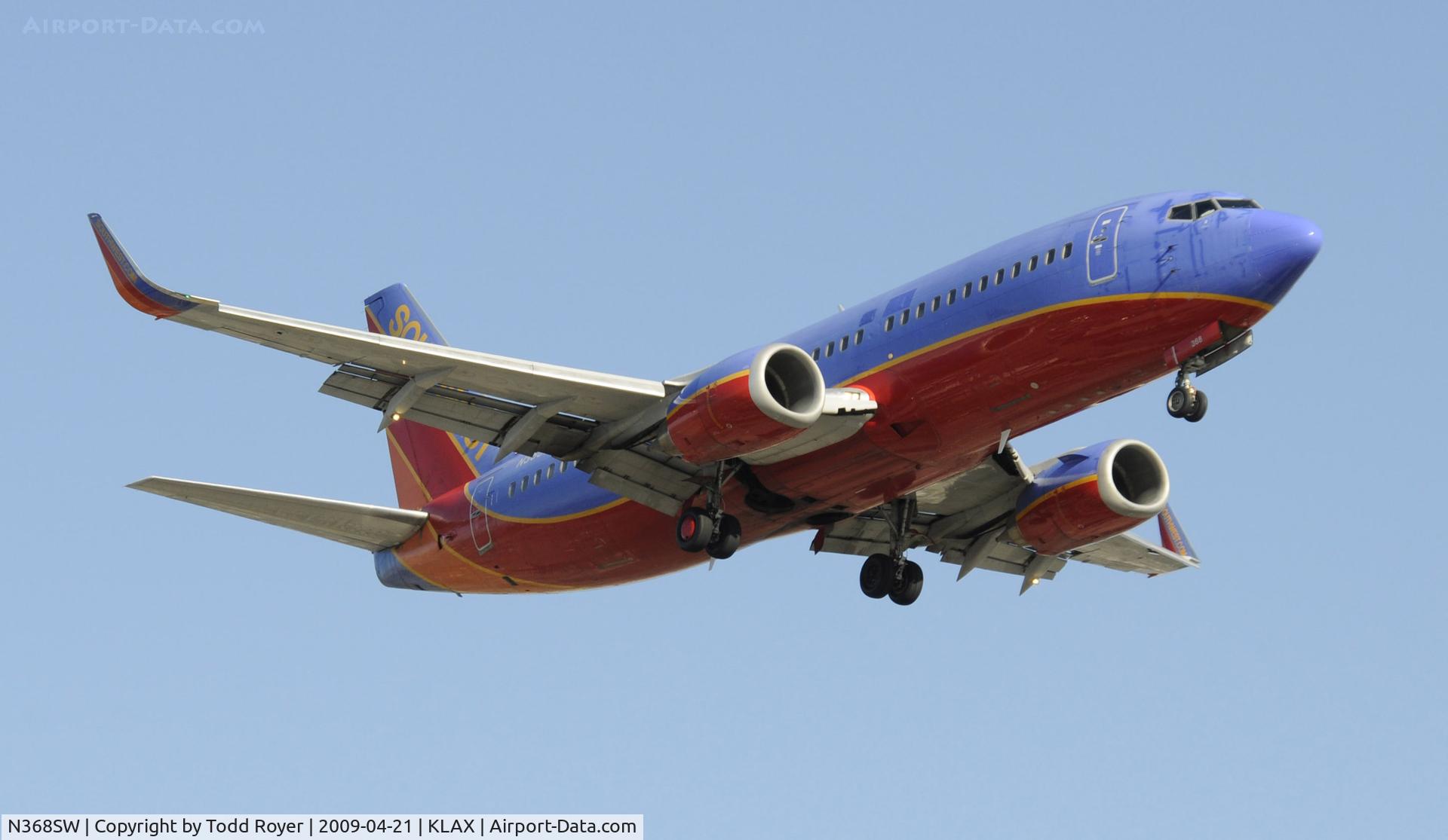 N368SW, 1993 Boeing 737-3H4 C/N 26579, Landing 24R at LAX