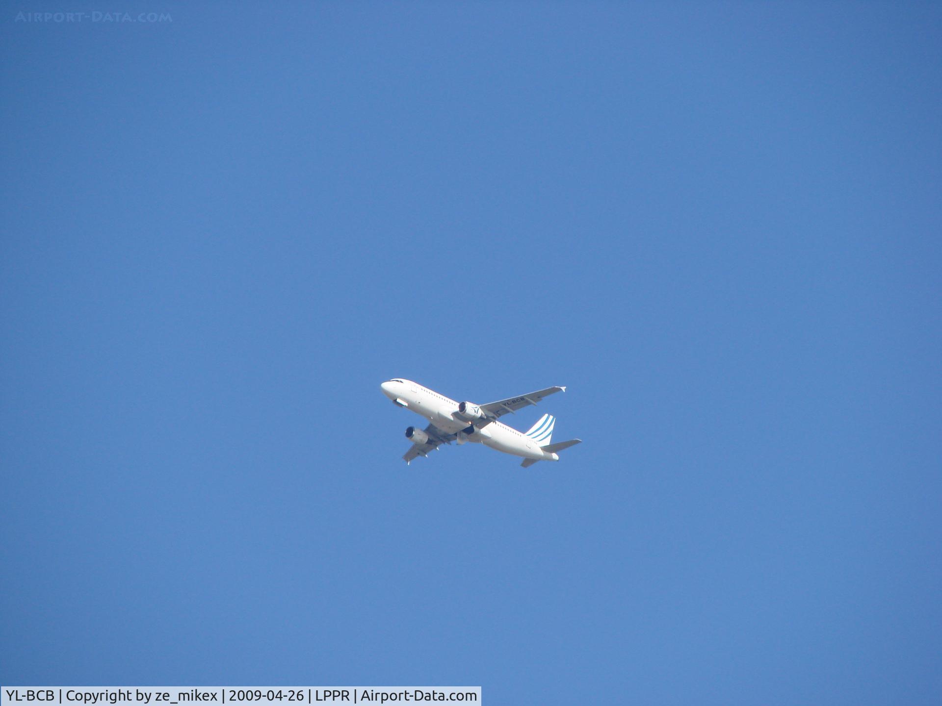 YL-BCB, 1997 Airbus A320-211 C/N 726, Passing over my house going to Porto airport