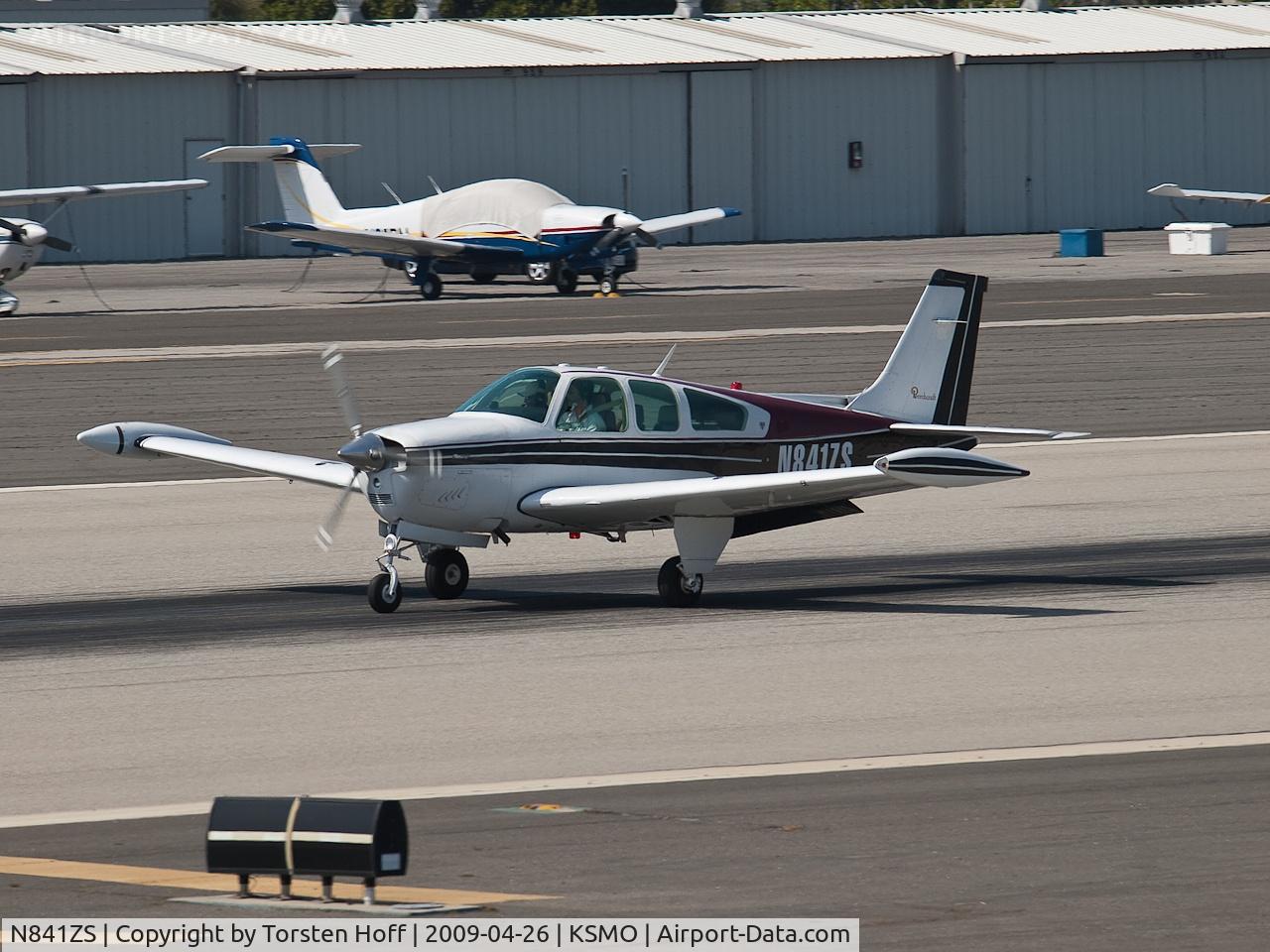 N841ZS, 1979 Beech F33A Bonanza C/N CE841, N841ZS arriving on RWY 21