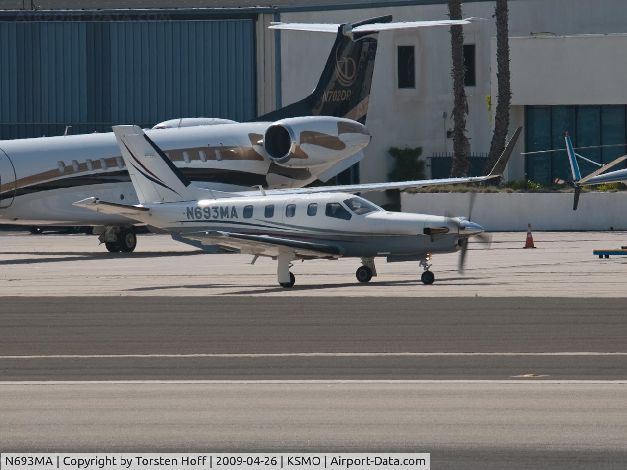 N693MA, 2004 Socata TBM-700 C/N 293, N693MA taxiing