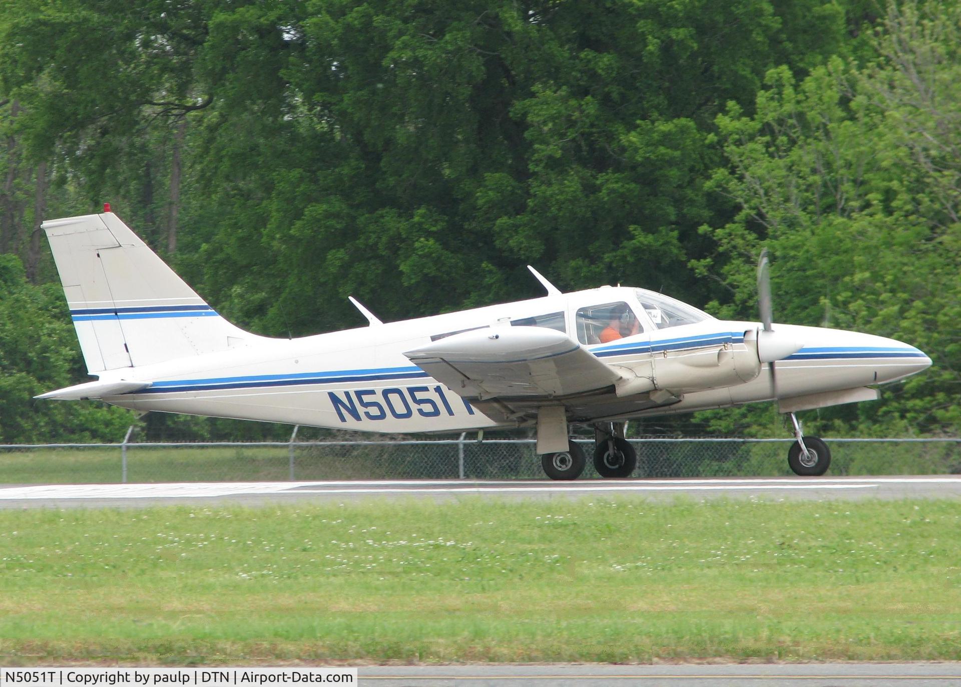 N5051T, 1972 Piper PA-34-200 Seneca C/N 34-7250237, Starting to roll for take off on runway 14 at the Shreveport Downtown airport.