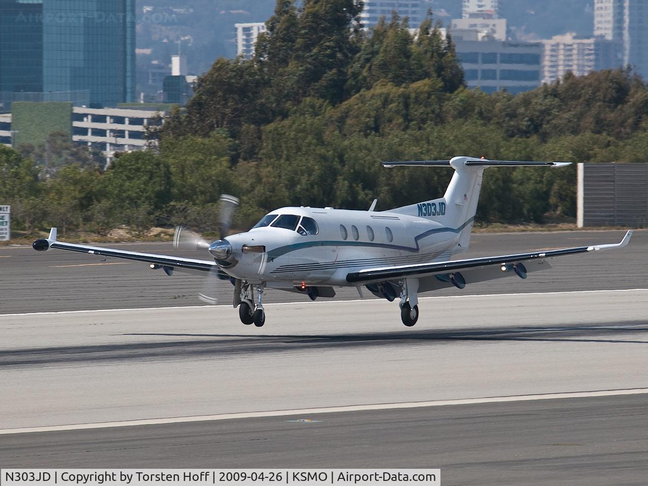 N303JD, 1999 Pilatus PC-12/45 C/N 303, N303JD arriving on RWY 21