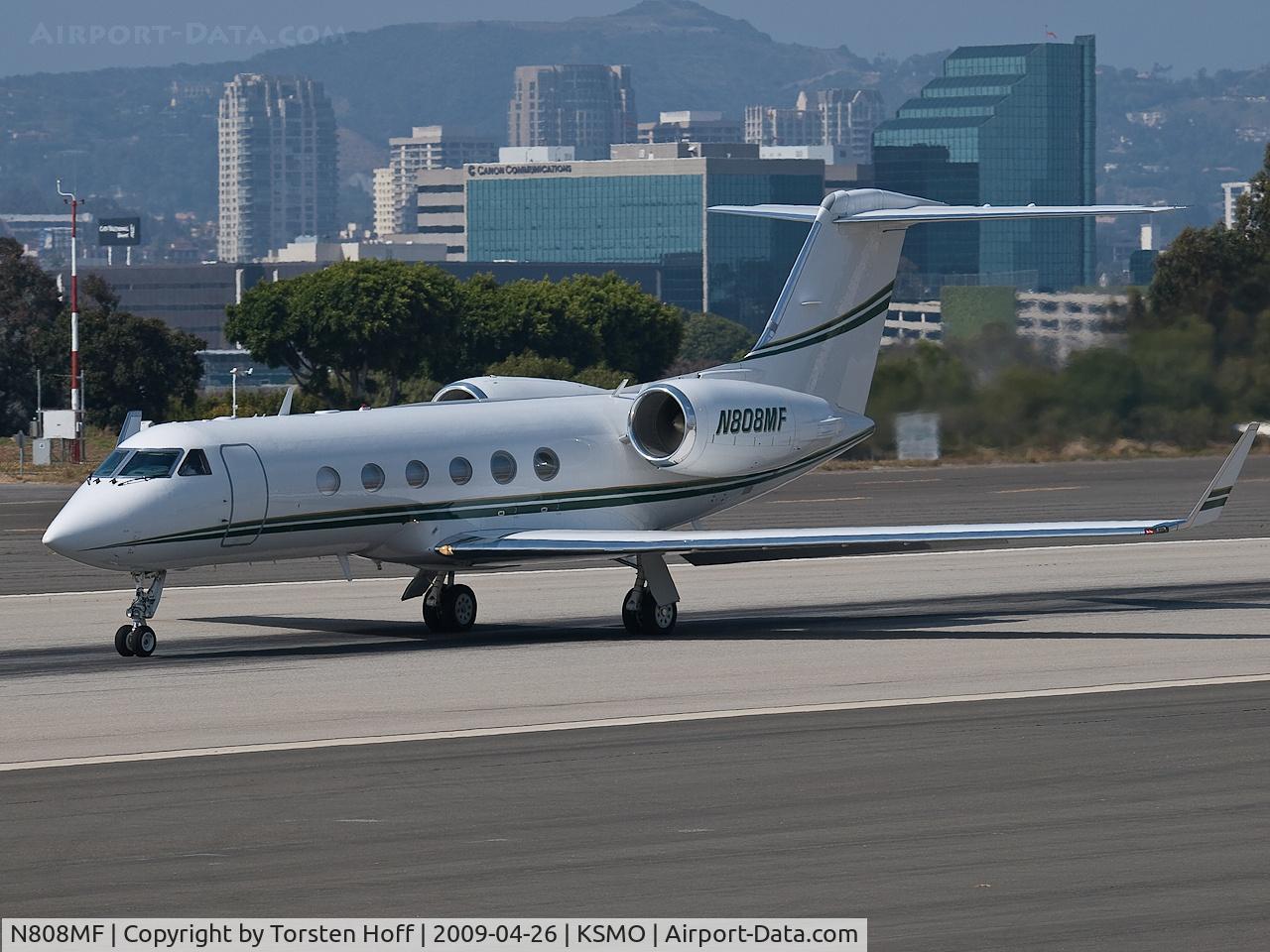 N808MF, 2001 Gulfstream Aerospace Gulfstream IV C/N 1448, N808MF departing from RWY 21