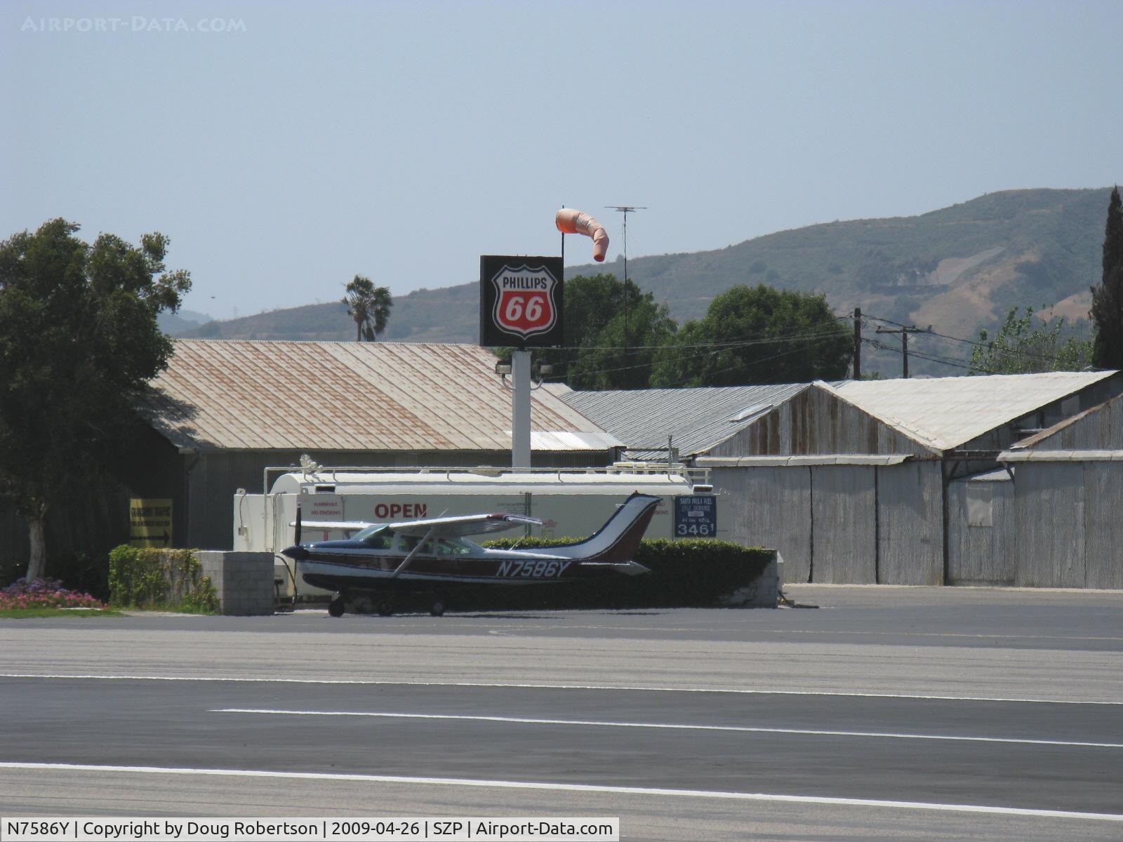 N7586Y, 1977 Cessna R182 Skylane RG C/N R18200140, 1977 Cessna R182 SKYLANE RG, Lycoming O-540-J3C5D 235 Hp, refuel