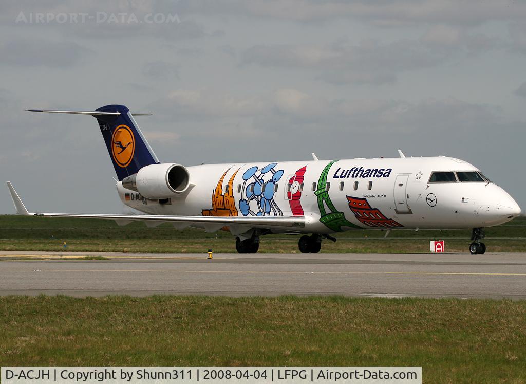 D-ACJH, 1998 Canadair CRJ-200LR (CL-600-2B19) C/N 7266, Taxiing to his gate