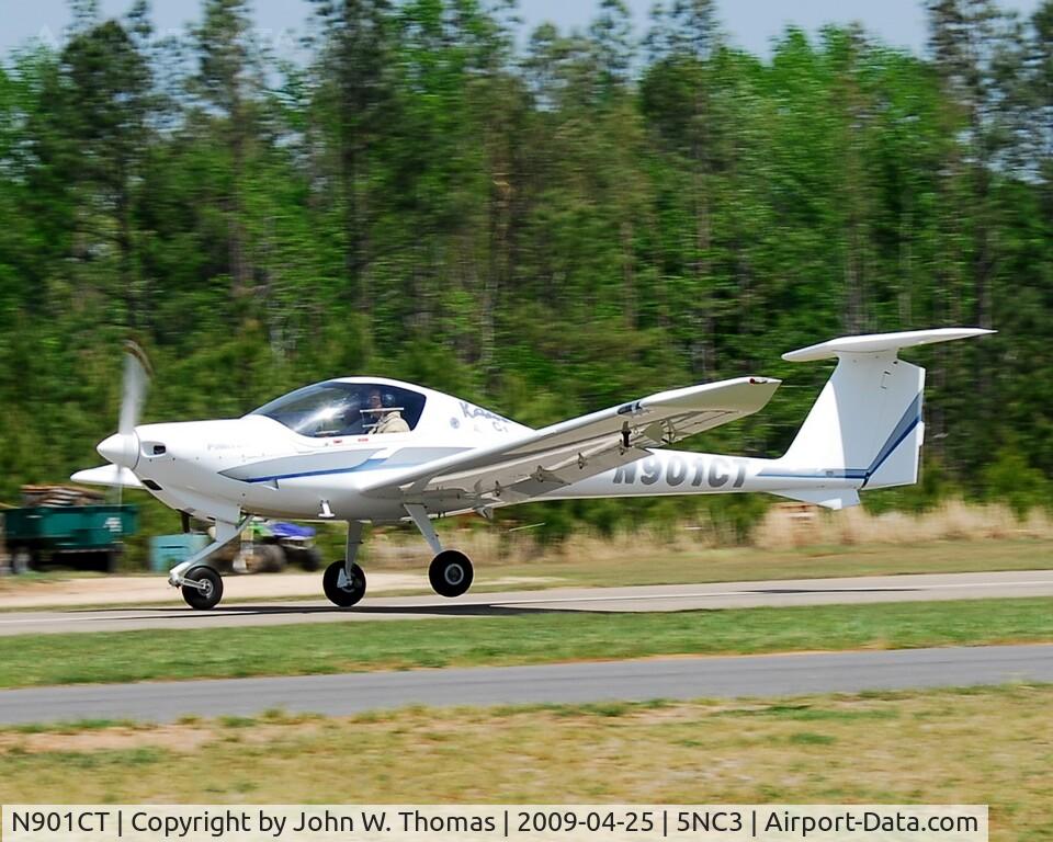 N901CT, 2000 Diamond DA-20C-1 Eclipse C/N C0101, Departing runway 31