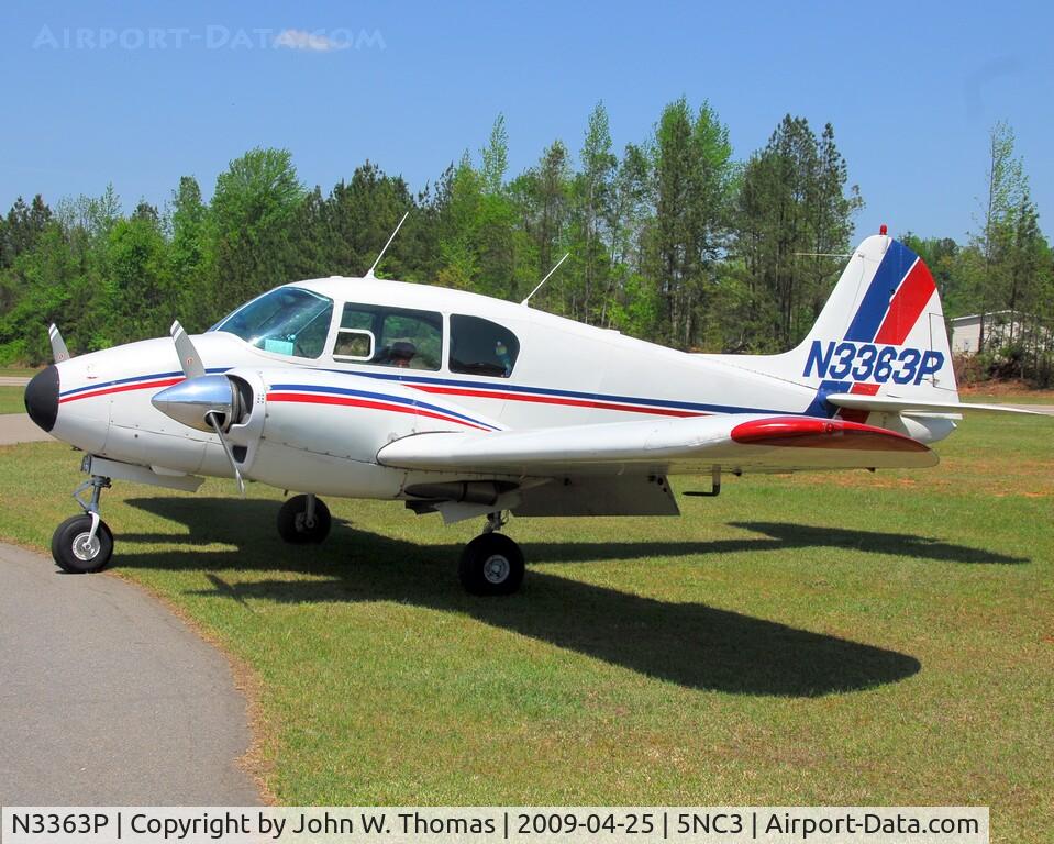 N3363P, 1958 Piper PA-23-160 Apache C/N 23-1320, Taking a break