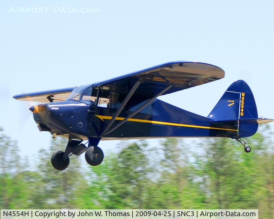 N4554H, 1948 Piper PA-15 Vagabond C/N 15-327, Departing runway 31
