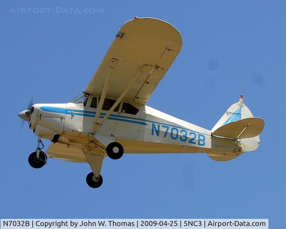 N7032B, 1956 Piper PA-22-150 C/N 22-4283, Departing runway 31