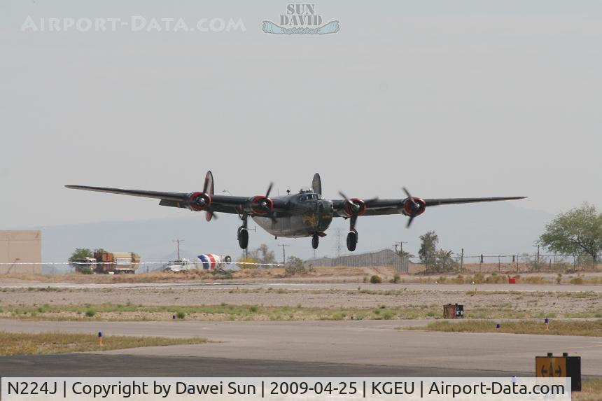 N224J, 1944 Consolidated B-24J-85-CF Liberator C/N 1347 (44-44052), Landing