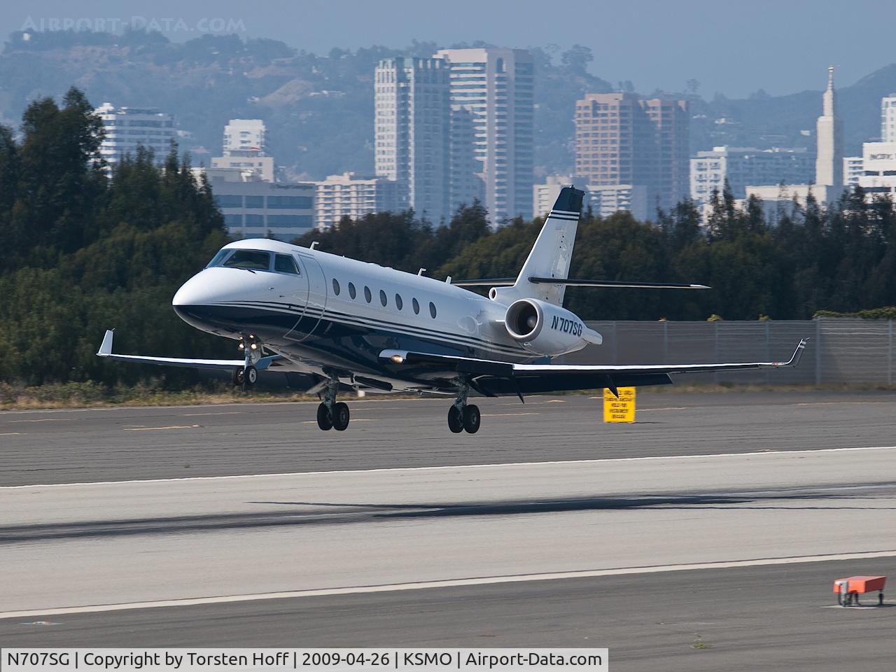 N707SG, 2003 Israel Aircraft Industries Gulfstream 200 C/N 087, N707SG arriving on RWY 21