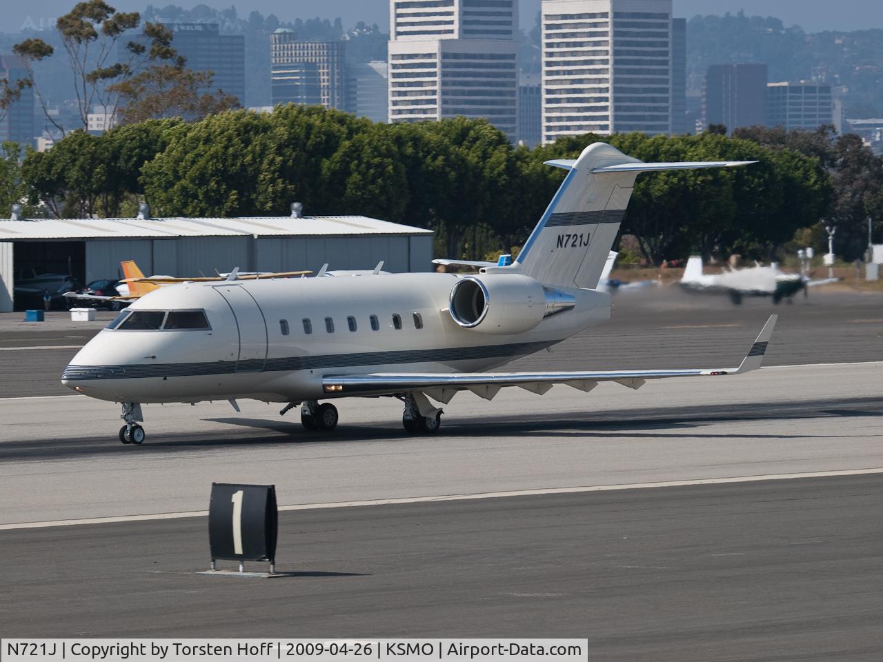 N721J, 2004 Bombardier Challenger 604 (CL-600-2B16) C/N 5590, N721J departing from RWY 21