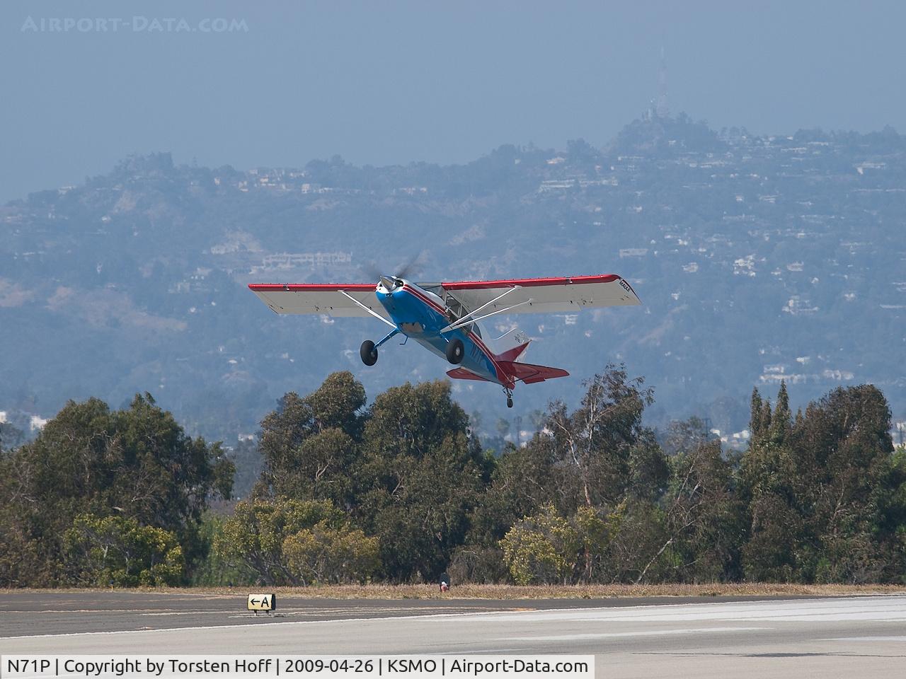 N71P, 2000 Maule M-7-260C Orion C/N 30006C, N71P departing from RWY 21. STOL characteristics + lots of power + strong headwind = almost no takeoff roll.