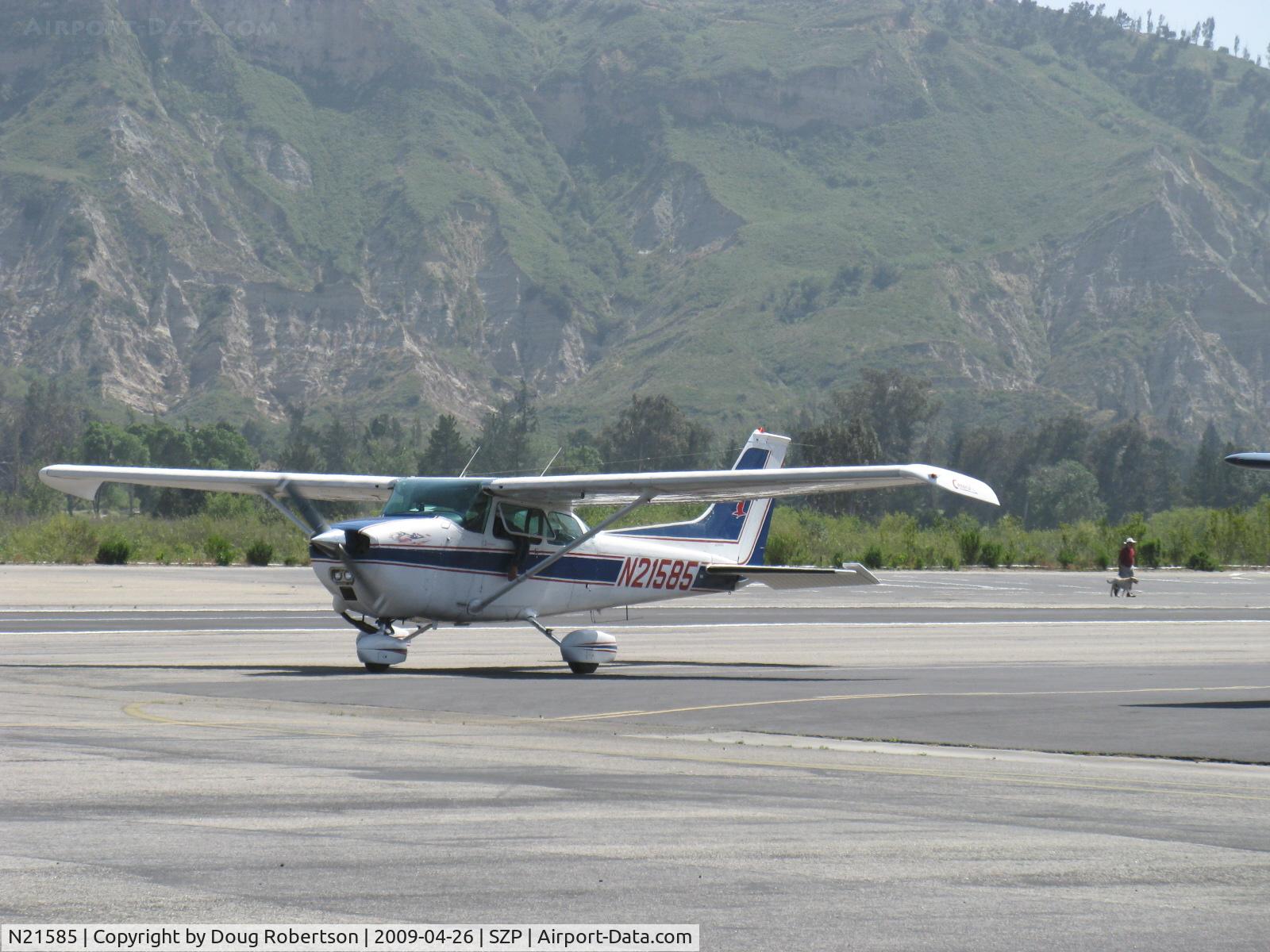 N21585, 1974 Cessna 172M C/N 17263978, 1974 Cessna 172M, Lycoming O-320-E2D 150 Hp, booster tips, taxi