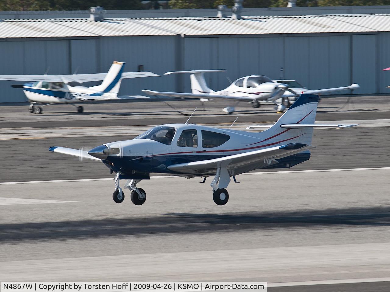 N4867W, 1976 Rockwell International 114 Commander C/N 14197, N4867W arriving on RWY 21