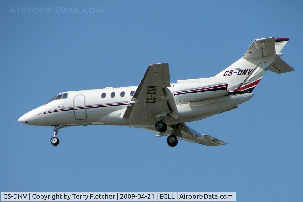 CS-DNV, 2000 Raytheon Hawker 800XP C/N 258499, Netjets Hawker on approach to London Heathrow