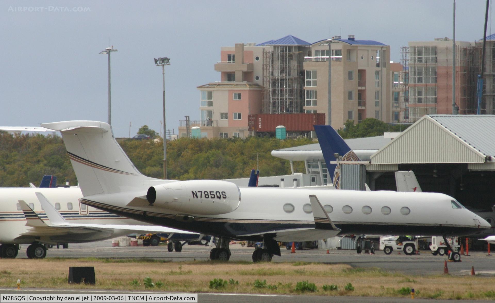 N785QS, 2007 Gulfstream Aerospace GV-SP (G550) C/N 5157, park at the ramp